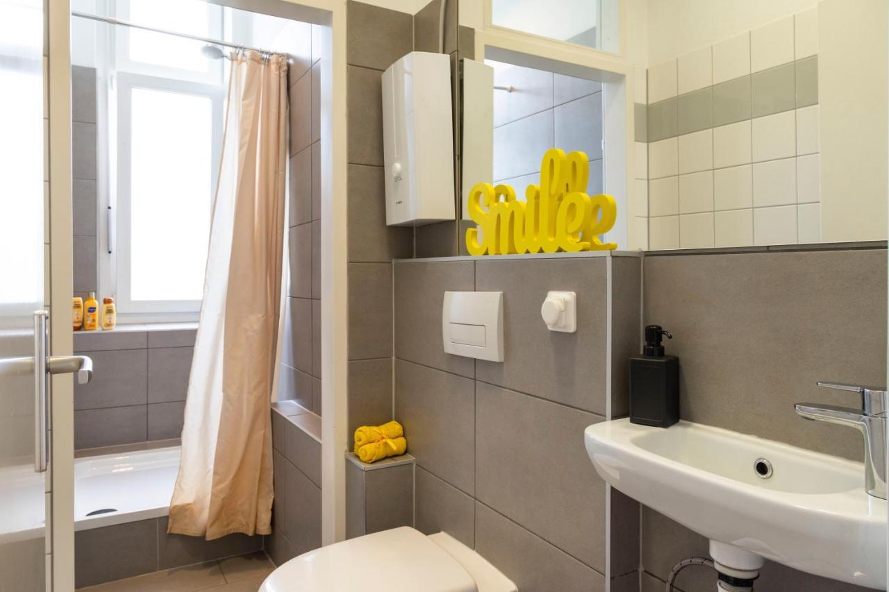 Central +3Br +Big Living Room Next To U-Station 柏林 外观 照片